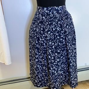 NWT. Floral Tahari skirt size 14 petite.